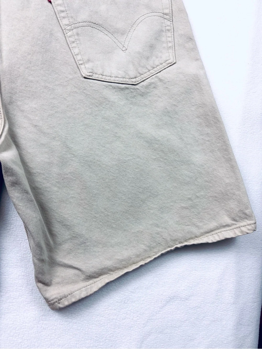 Vintage Men's Levi's 550 Light Beige Denim “Jorts” Denim Jeans Shorts Size 42